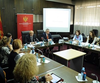 Потпредсједник Лазовић отворио округли сто „Изазови и перспектива е-управе у Црној Гори“